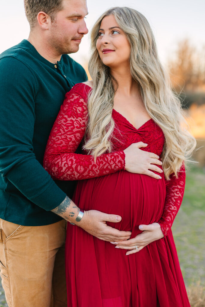 Efficient 20-minute outdoor maternity session captures the warmth between Zach and Anne Marie as they prepare for their Valentine's Day due date.