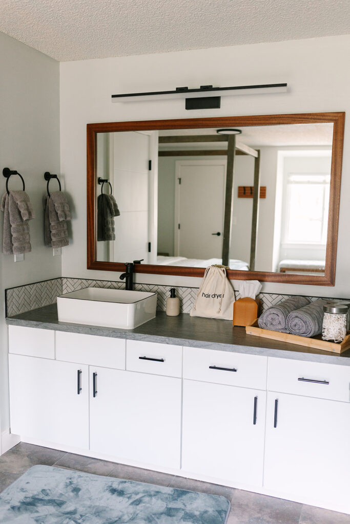 Richland, WA Airbnb bathroom with hotel-style amenities